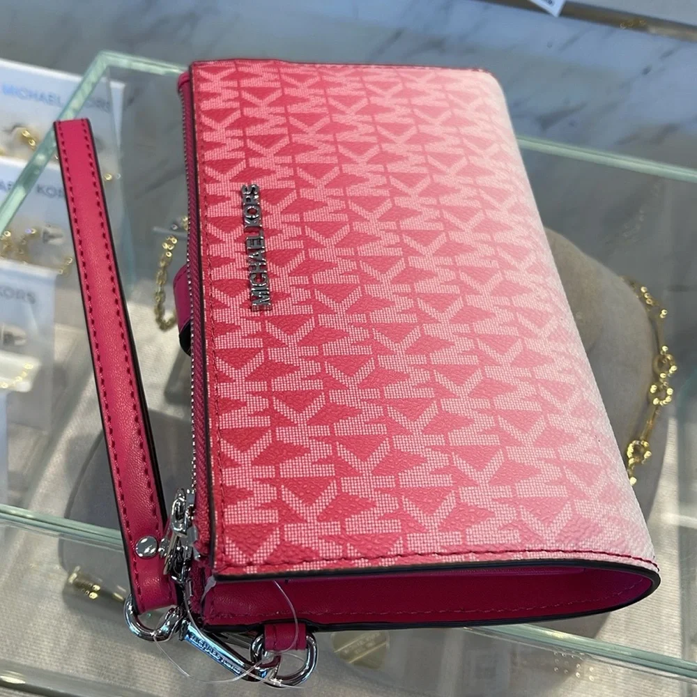 MICHAEL KORS
Jet Set Large Logo Signature Double-Zip Wristlet-Wallet-Phone Case - Picture 6 of 16